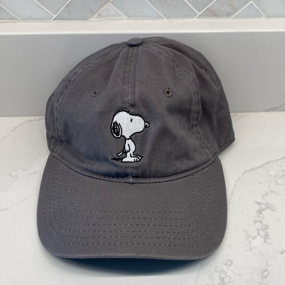 Grey Peanuts Snoopy adjustable hat